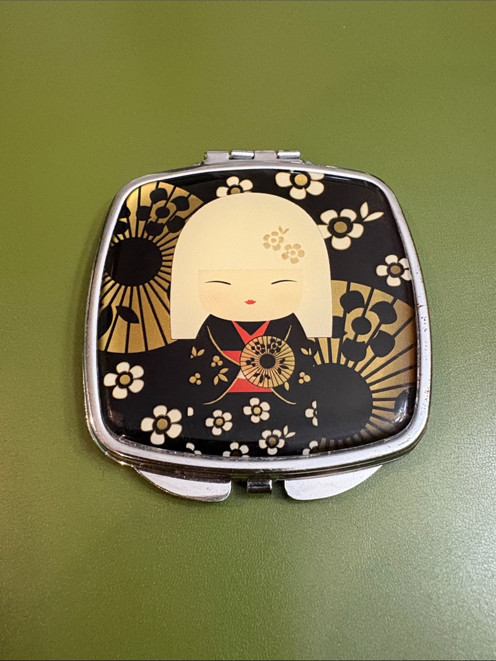 Kimmidoll Compact Mirror with Kokeshi Doll Illustration 🥰